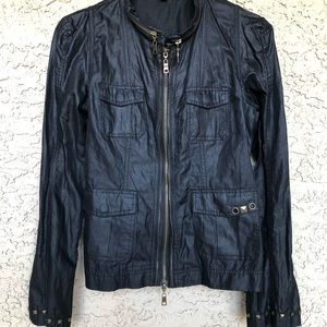 Lightweight rocker jacket